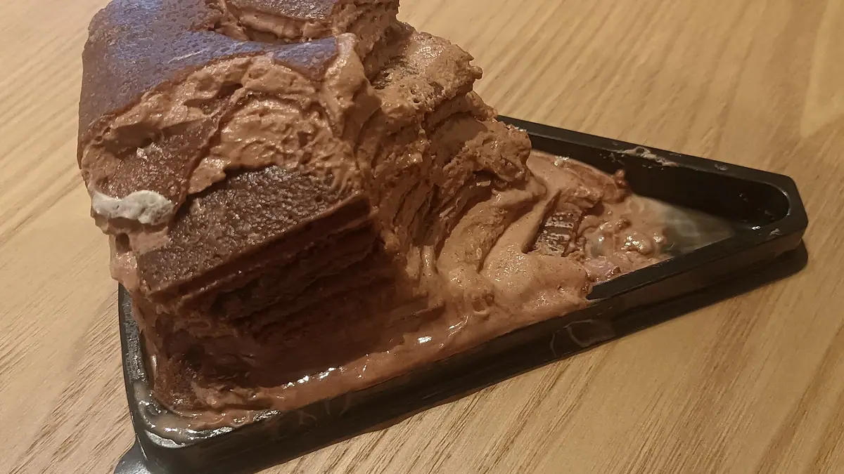 Cakes Direct From The Lodge – cake shop in Bailiff Bridge, Brighouse